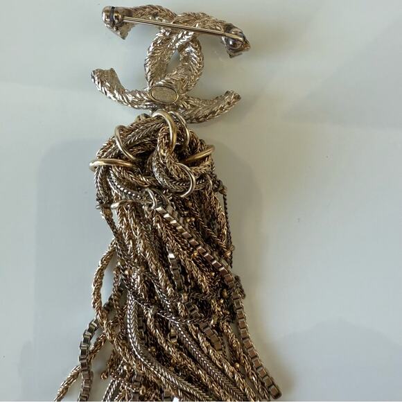 CHANEL tassel brooch Authentic Retail 1550$ - Picture 4 of 8